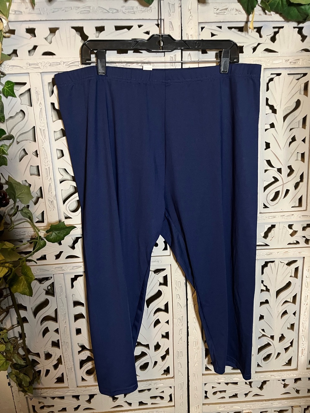 NEW! NICE NAVY BLUE SMOOTH STRETCHY HIGH-WAIST PLUS SIZE CAPRI LEGGINGS